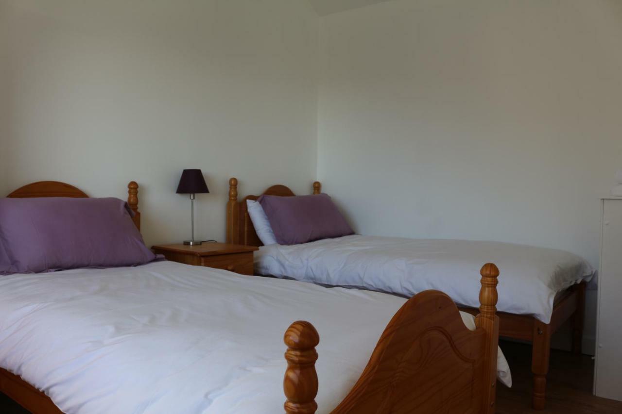 The Lodge Guesthouse Brittas Exterior foto